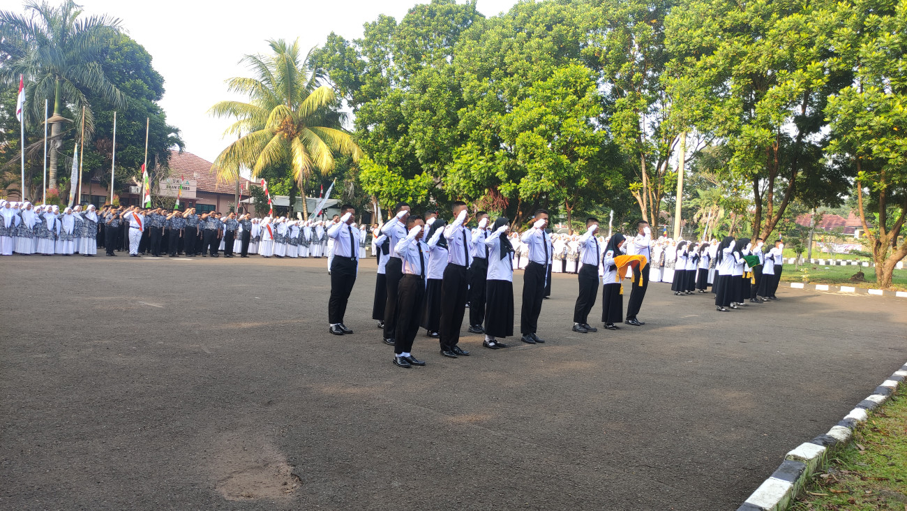 300 Siswa CMBBS Mengikuti Uji Kemahiran Berbahasa Indonesia